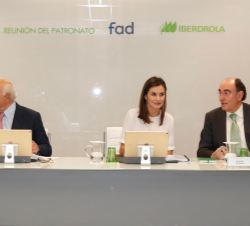 Su Majestad la Reina presidió la mesa de la reunión